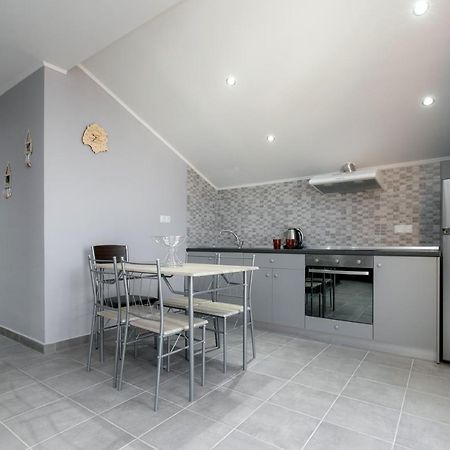 לימנריה Aliki'S Apartment מראה חיצוני תמונה