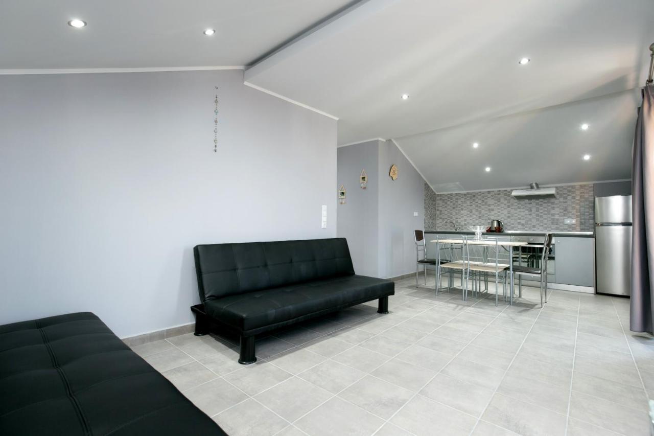 לימנריה Aliki'S Apartment מראה חיצוני תמונה